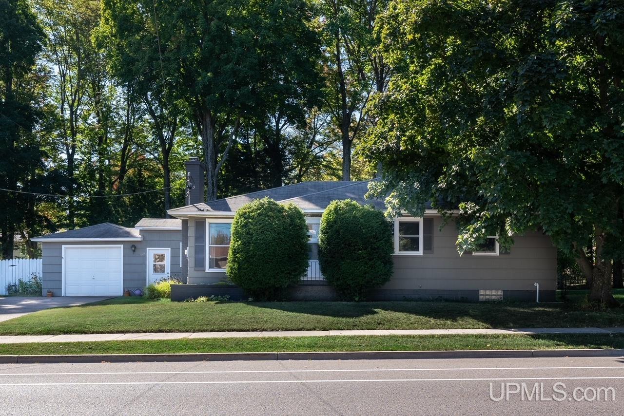 Fair Ave, Marquette, MI 49855