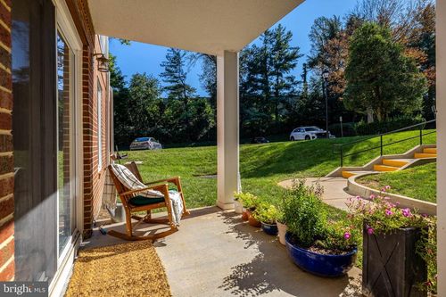 a4-3179 Summit Square Dr, OAKTON, VA, 22124-2869 | Card Image