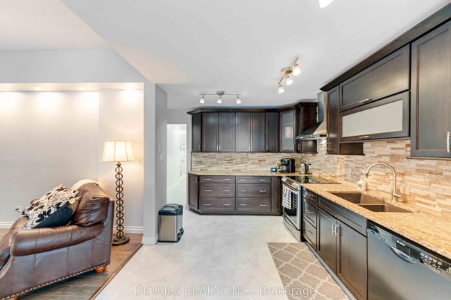 109 Beechfern Dr, House other with 4 bedrooms, 3 bathrooms and 4 parking in Stittsville ON | Image 11