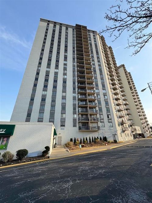 apt-1104-100 Manhattan Ave, Union City, NJ, 07087-5233 | Card Image