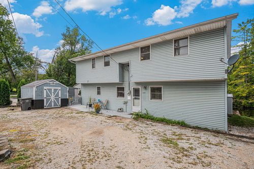 11683 N Black Point Rd, Syracuse, IN, 46567-7232 | Card Image