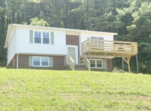 554 Whispering Pines Rd, Max Meadows, VA, 24360-3317 | Card Image