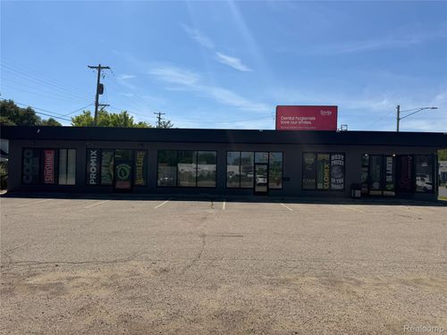 3-3430 Davison Rd, Flint, MI, 48506-3935 | Card Image