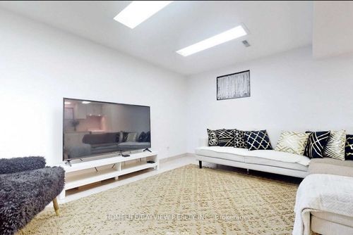 bmnt-14 Gray Cres, Richmond Hill, ON, L4C5V5 | Card Image