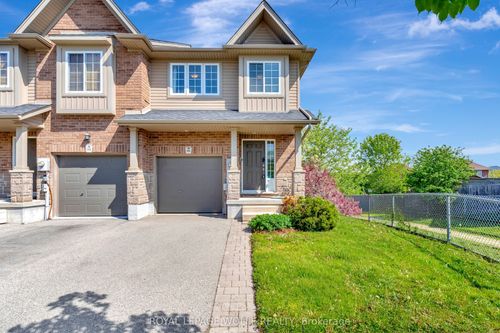 935 Zeller Cres, Kitchener, ON, N2A0C7 | Card Image