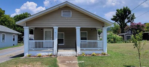 816 Indian Ave, Rossville, GA, 30741-1704 | Card Image