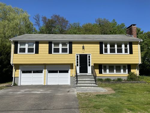 138 Forest St, Needham, MA, 02492-1325 | Card Image