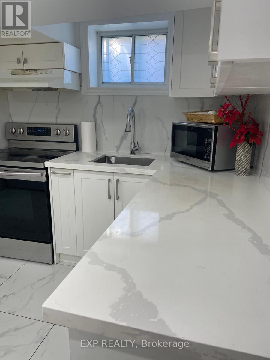 Residential Lease in Toronto (Dorset Park) 5