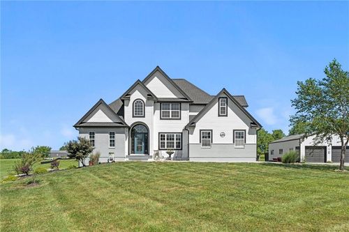 27210 E Rogers Rd, Buckner, MO, 64016-9129 | Card Image