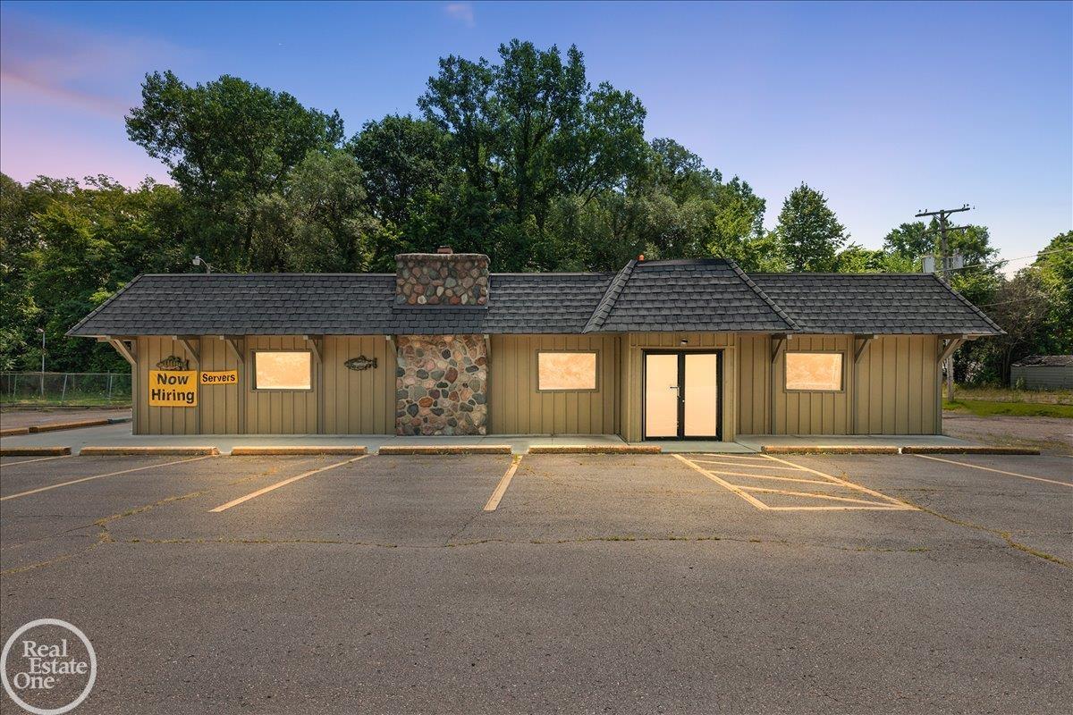 60730 Van Dyke Rd, Washington Township, MI 48094
