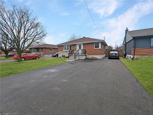 172 Fernwood Cres, Hamilton, ON, L8T3L4 | Card Image