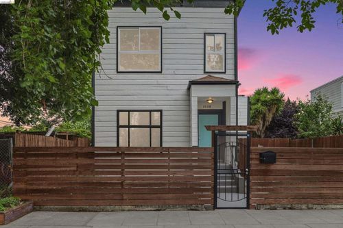 1558 8th St, Oakland, CA, 94607-1963 | Card Image