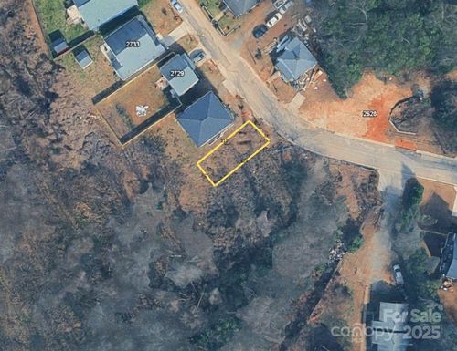 2721 Celia Ave, Charlotte, NC, 28216-4560 | Card Image