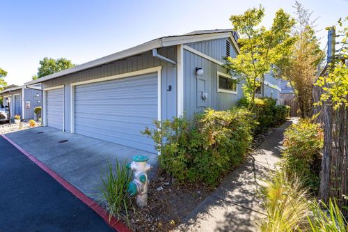 j-19167 Robinson Rd, Sonoma, CA, 95476-5548 | Card Image