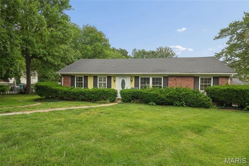928 S Gore Ave, Webster Groves, MO, 63119-4025 | Card Image