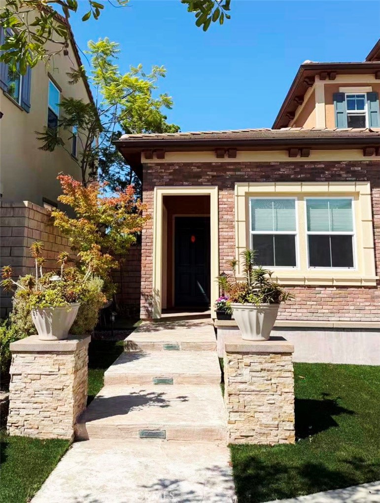 Residential Lease in Lake Forest 4
