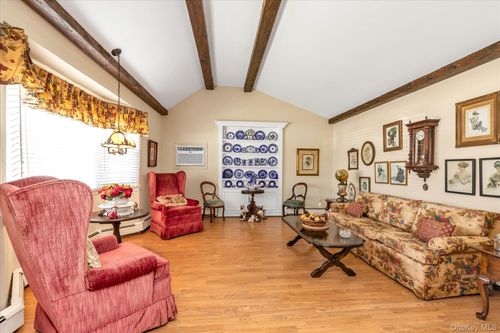 49 Princeton Pl, Merrick, NY, 11566-4231 | Card Image