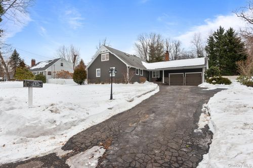 4 Abington Pl, Northport, NY, 11768-1001 | Card Image