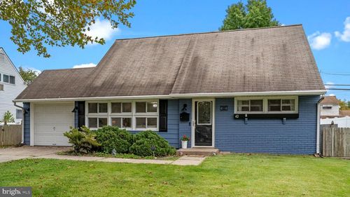 42 Kraft Ln, LEVITTOWN, PA, 19055-2413 | Card Image