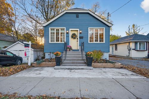 {{alt}} | Card Image