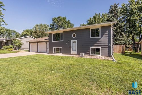 108 E Marialane Dr, Brandon, SD, 57005-1753 | Card Image