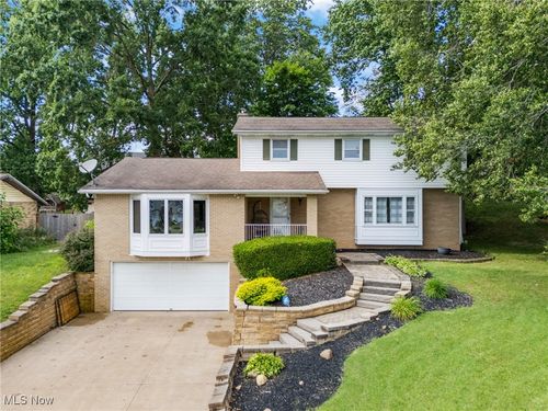 915 49th St Nw, Canton, OH, 44709-1224 | Card Image