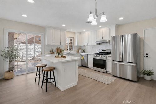 unit-114-7615 Glade Ave, Canoga Park, CA, 91304-5560 | Card Image