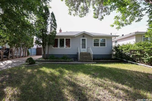 509 18th Avenue E, Regina, SK, S4N1E5 | Card Image