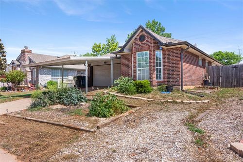 9237 Apple Drive, Midwest City, OK, 73130 | Card Image