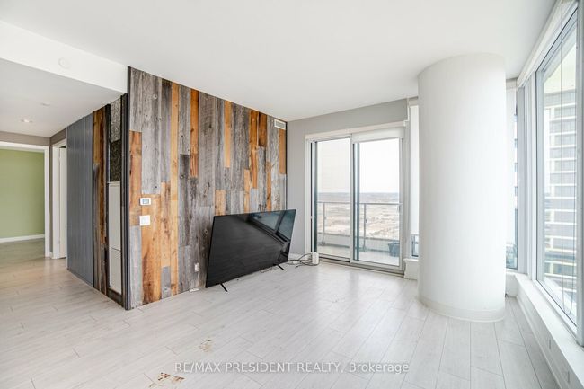 5702 - 5 Buttermill Ave, Condo with 3 bedrooms, 2 bathrooms and 1 parking in Vaughan ON | Image 8