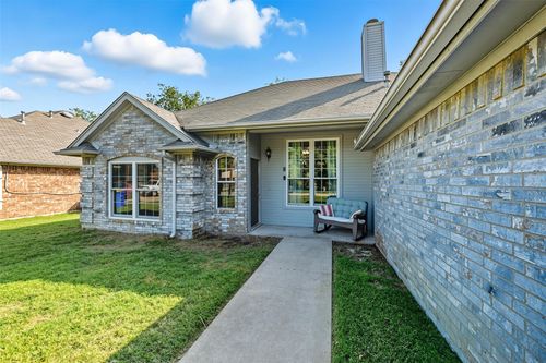 8 S Sharon Dr, Krum, TX, 76249-5338 | Card Image