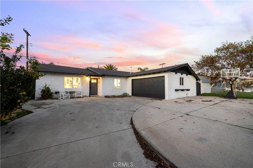 467 Susan Ave, Moorpark, CA, 93021-1942 | Card Image