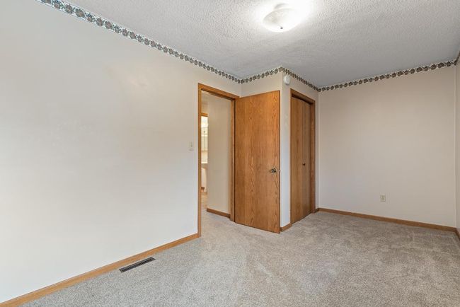 105 9 Th St W, House other with 6 bedrooms, 2 bathrooms and null parking in Canby MN | Image 41