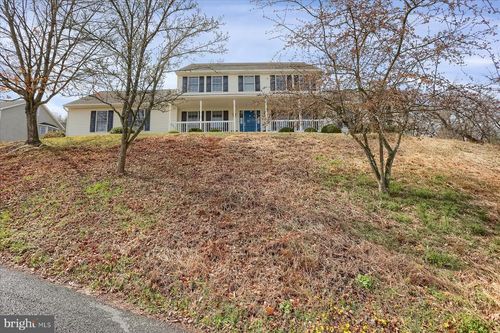 152 Equestrian Ln, Lewisburg, PA, 17837-6642 | Card Image