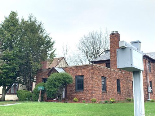 408 Mineola Blvd, Williston Park, NY, 11596-2217 | Card Image