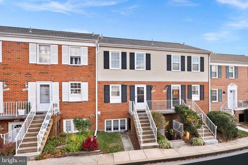 14463 Rustling Leaves Ln, CENTREVILLE, VA, 20121-2231 | Card Image