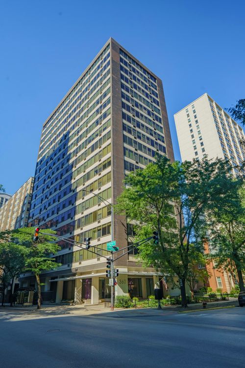 apt-14d-360 W Wellington Ave, Chicago, IL, 60657-5678 | Card Image