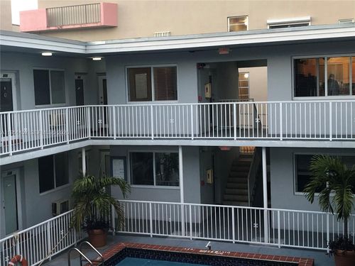 205-305 69th St, Miami Beach, FL, 33141 | Card Image