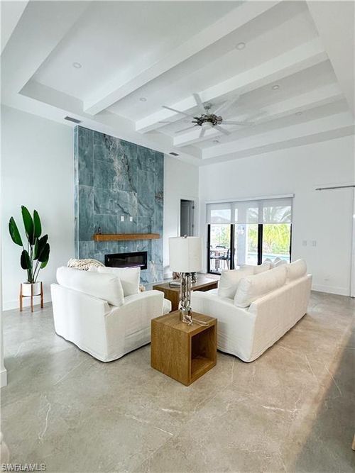 9 Nw 8th Ter, Cape Coral, FL, 33993-1890 | Card Image