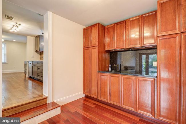 8114 Old Georgetown Rd, House other with 5 bedrooms, 3 bathrooms and null parking in BETHESDA MD | Image 17