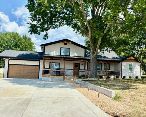 912 Parkview Dr, Hollister, MO, 65672-4926 | Card Image