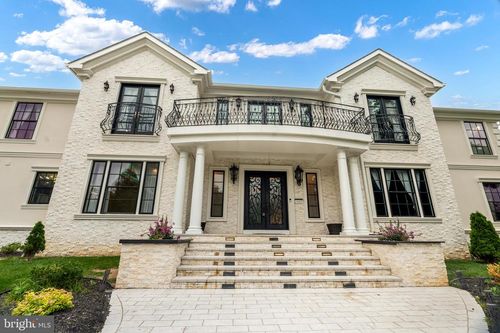 1065 Northfalls Ct, Great Falls, VA, 22066-1551 | Card Image