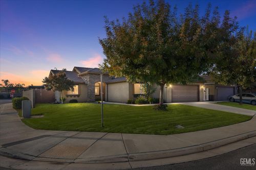 6911 Catalina Creek Way, Bakersfield, CA, 93311 | Card Image