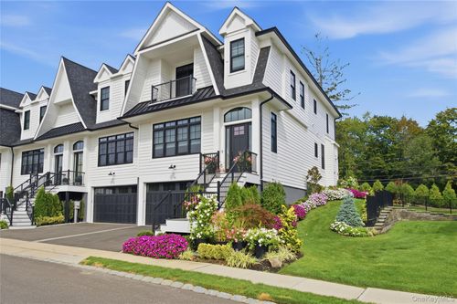 10 Three Ponds Lane, Oyster Bay, NY, 11797 | Card Image