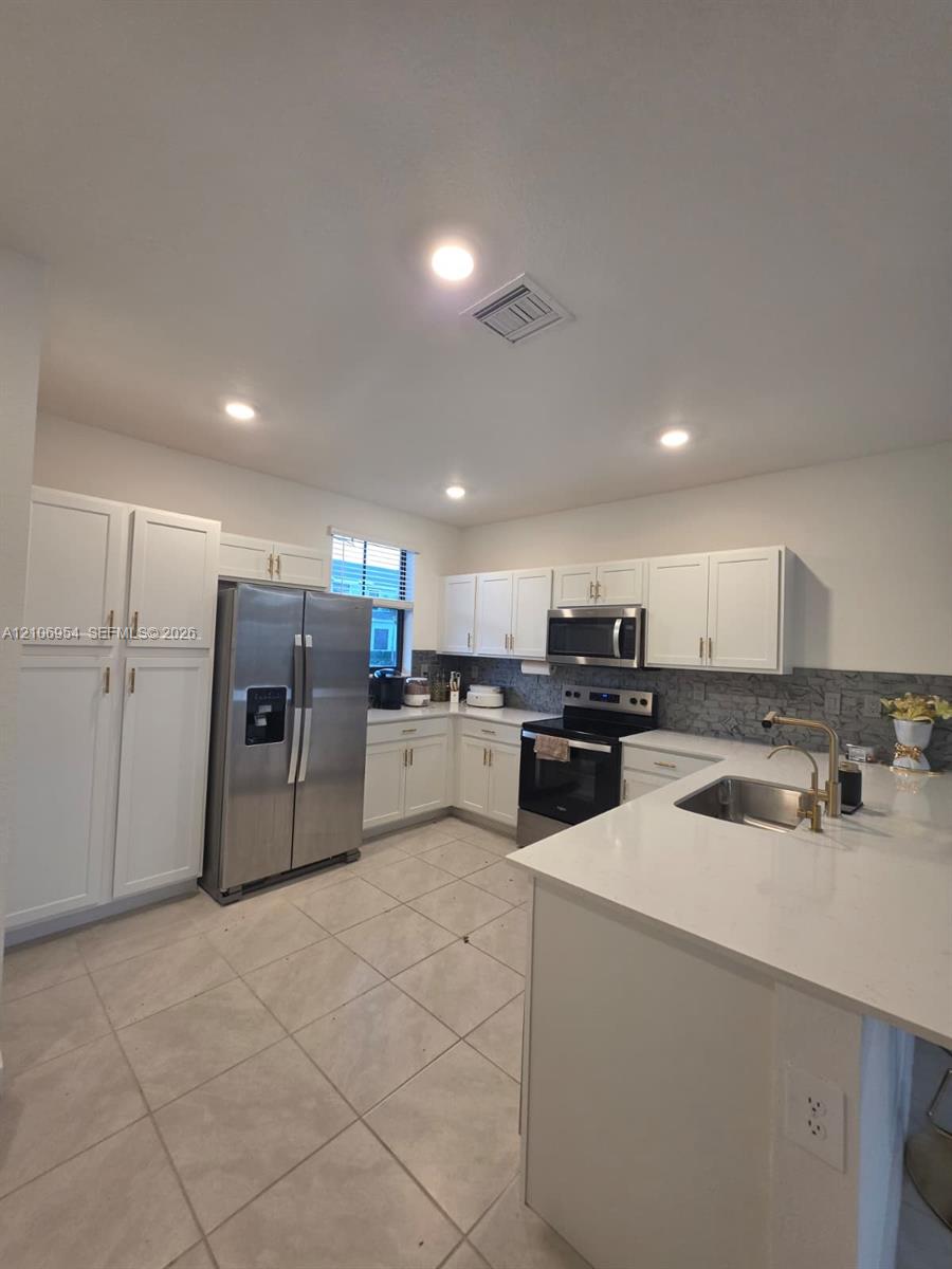 Residential Lease in Florida City 5
