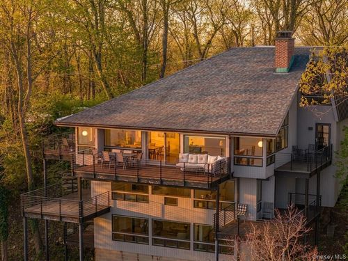 33 Tweed Blvd, Nyack, NY, 10960-4909 | Card Image