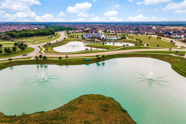 Enter your own resort community with ponds and fountains to relax and restore your body/mind after a long day of work. | Image 36