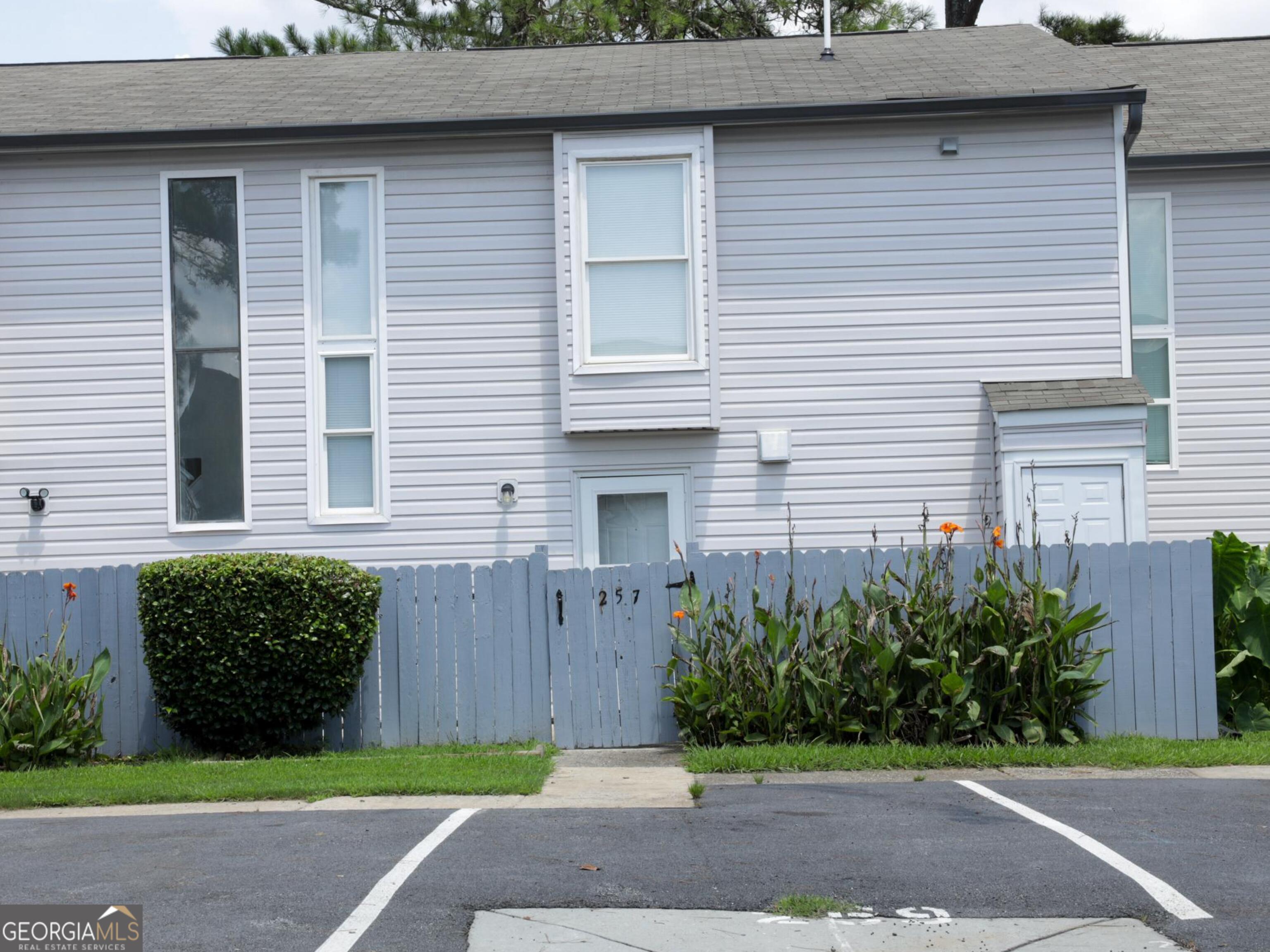 Country Club Dr, Jonesboro, GA 30238