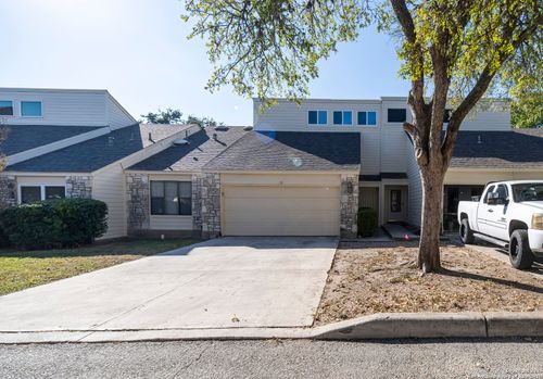 8419 Echo Creek Ln, San Antonio, TX, 78240-4973 | Card Image