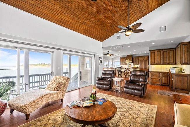 110 Bayshore Dr, House other with 2 bedrooms, 2 bathrooms and 3 parking in Ingleside TX | Image 9